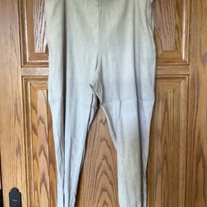 JJILL Beige Linen Pants - with side buttons at the ankles...so cute!